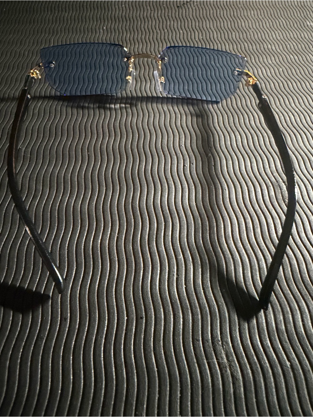 Blue Rimless Sunglasses with Black Arms - New wirg